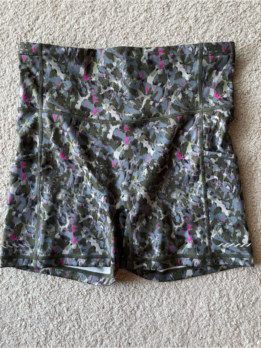 Fabletics High-Waist Camo Motion365+ Women's Shorts -Olive Pink Women Size M